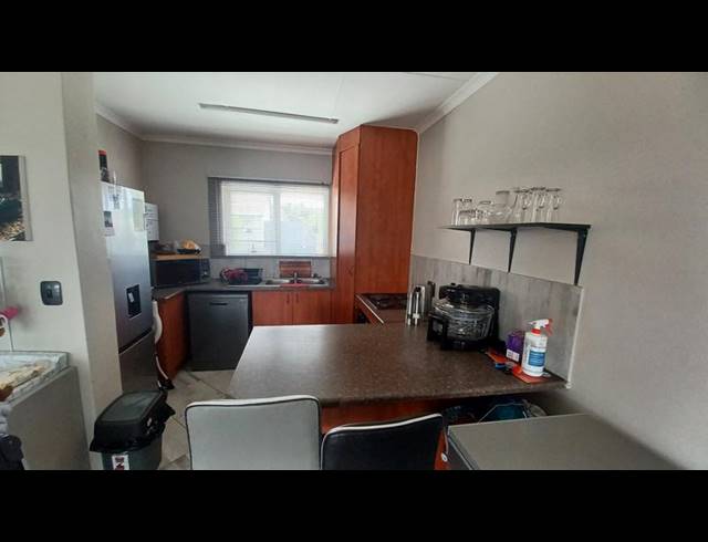 1 BEDROOM APARTMENT FOR SALE IN SINOVILLE